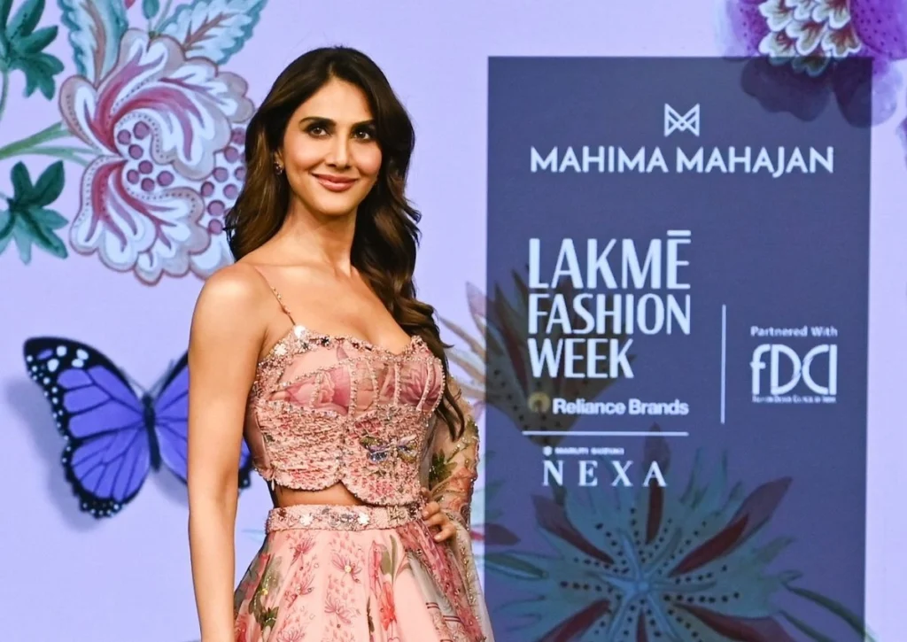 Nikita Mhaisalkar and Mahima Mahajan brought glitz and glamour for the coming season at lakmē fashion week in partnership with fdci