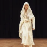 Raw Mango makes its debut at London Fashion Week – Presented by De Beers Group featuring Forevermark Diamond Jewellery