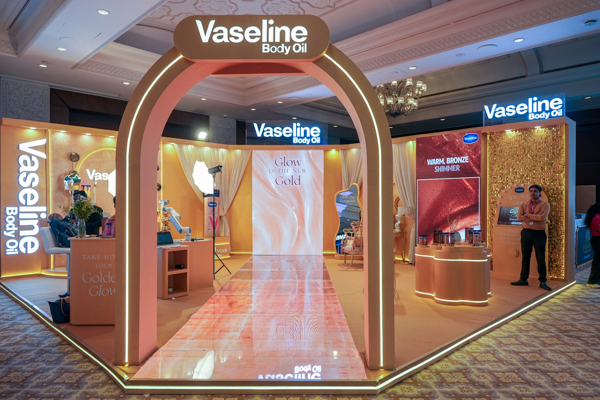 Vaseline Debuts at Lakmé Fashion Week With ‘Glow Is The New Gold’ and Its New Shimmer Body Oils